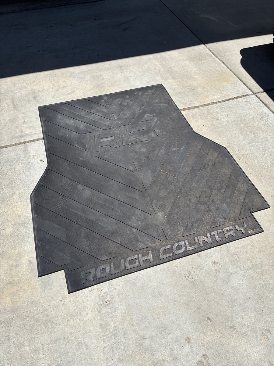Tacoma short bed rubber mat rough country