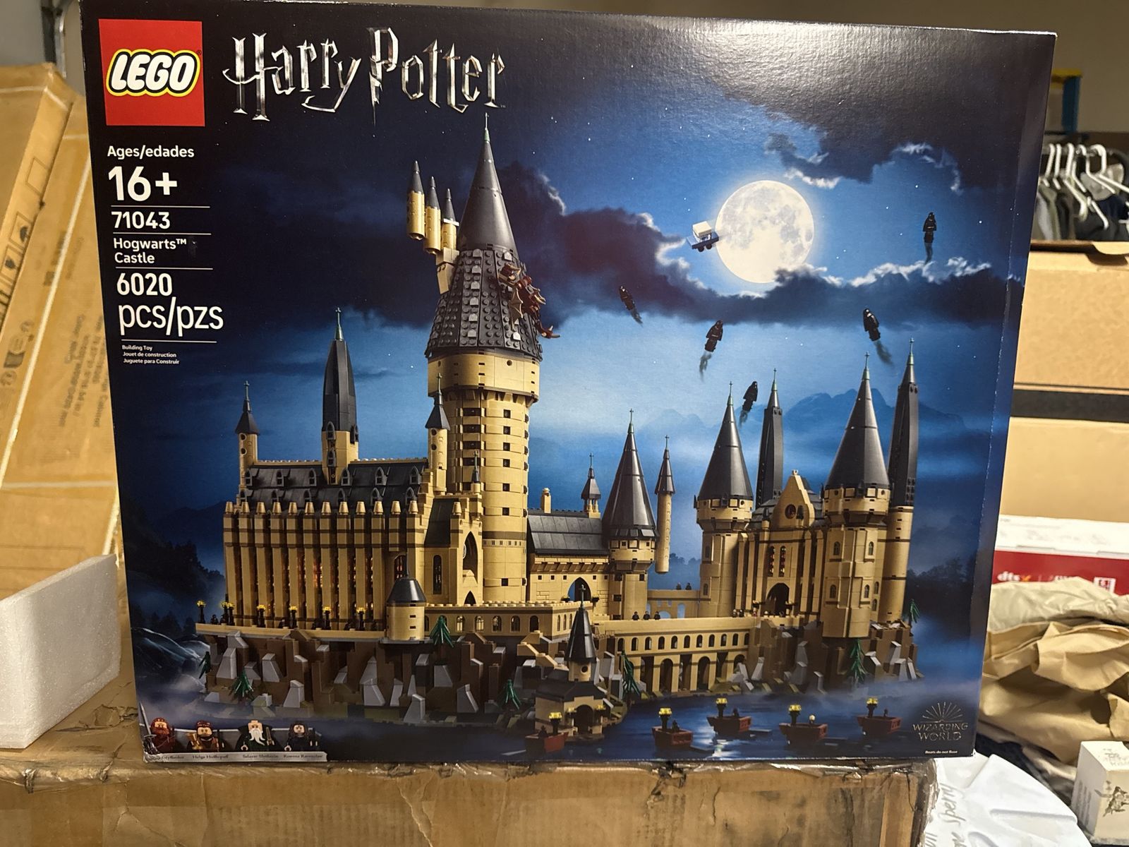 LEGO Harry Potter Hogwarts Castle 71043 - 6020 Pieces - Ages 16+ - New & Sealed