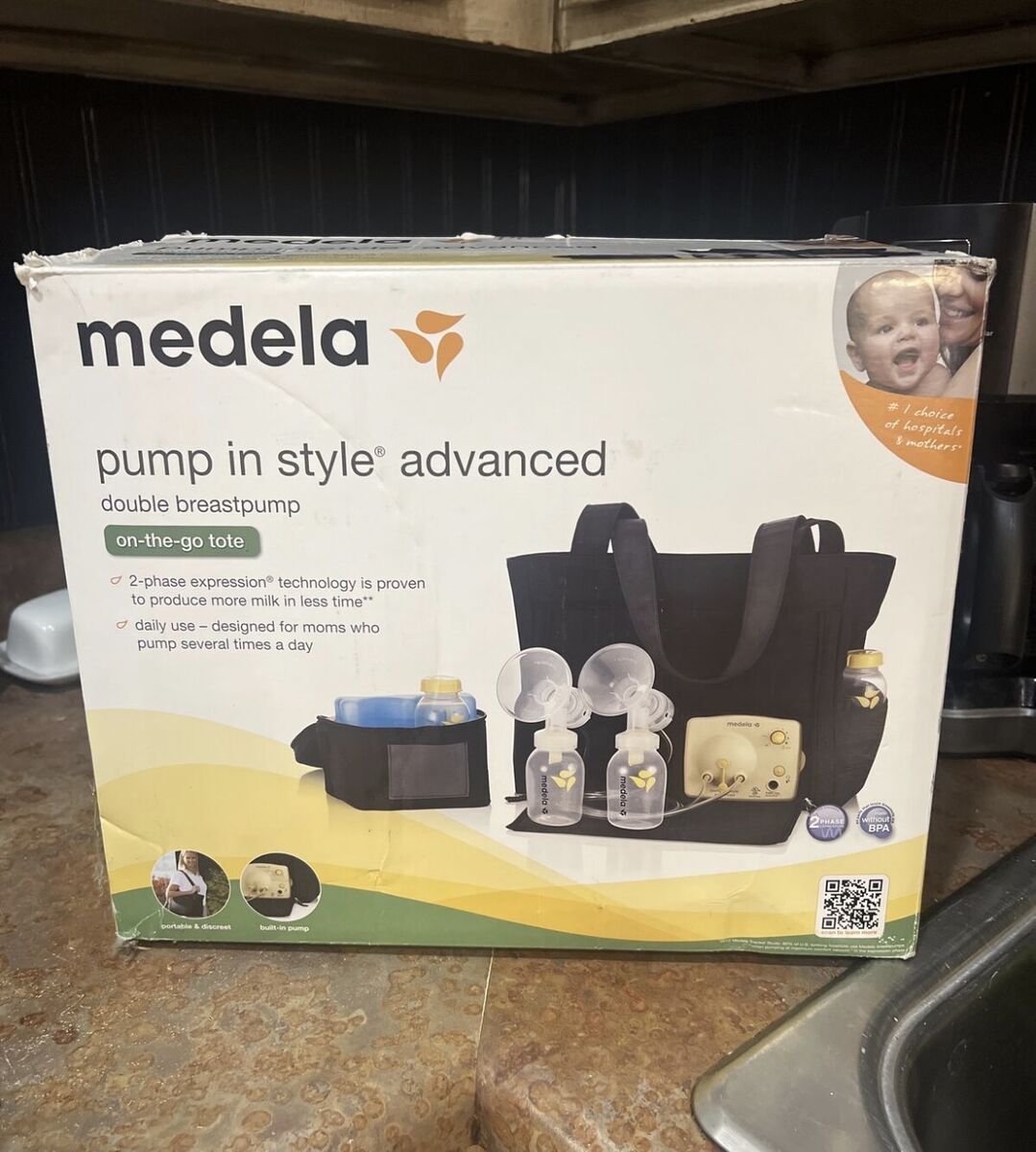 Medela Double Breast Pump & To Go Tote