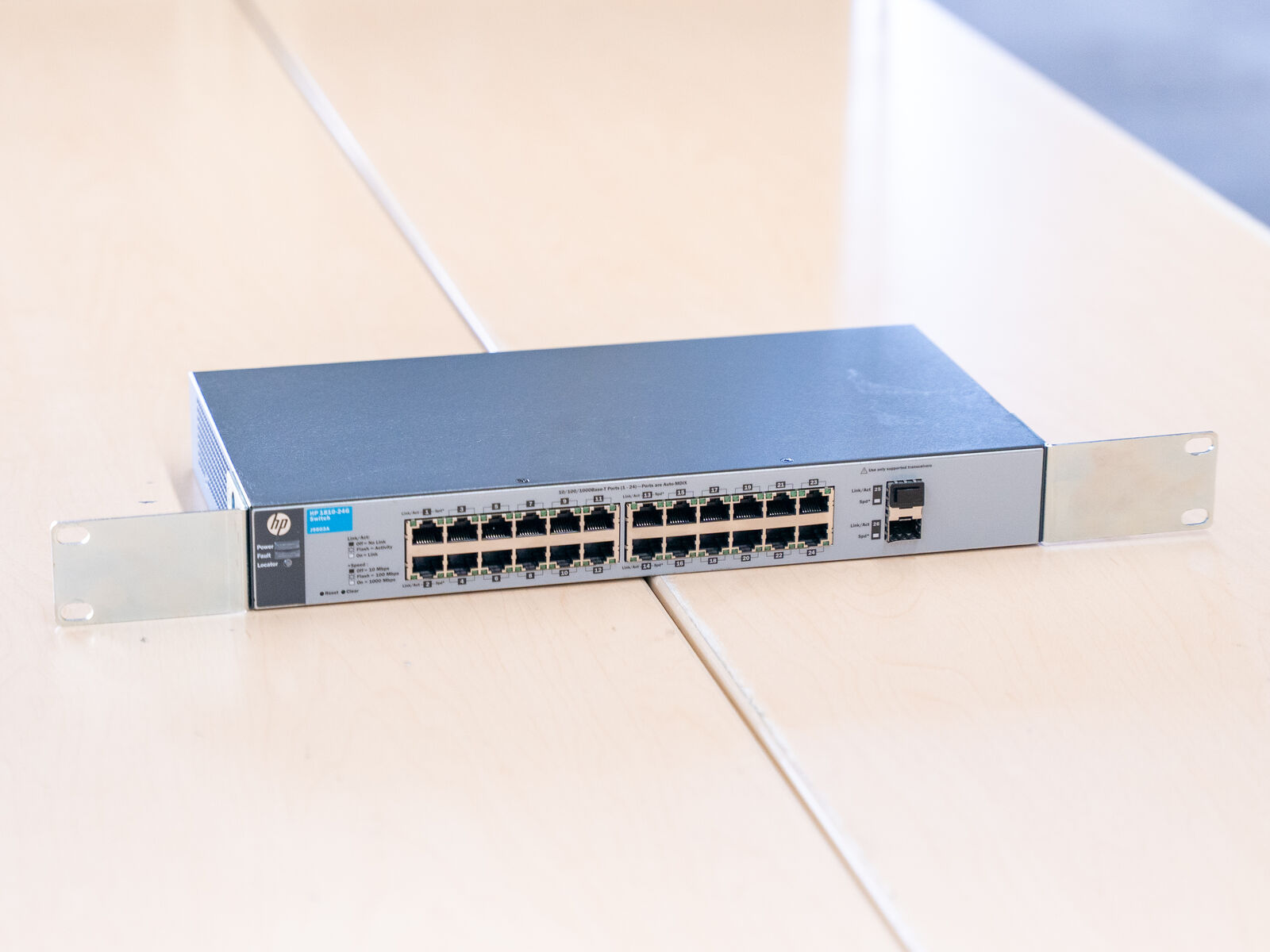 HP 24 Port Managed Switch, Supports VLANs
