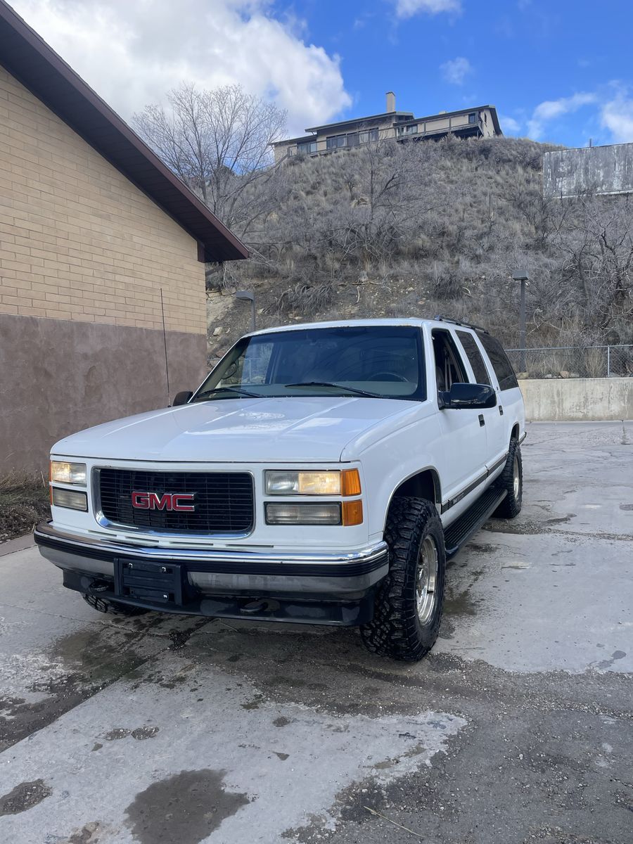 1999 GMC Suburban C1500 SLT