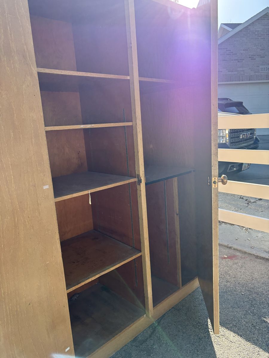 Free garage cabinet