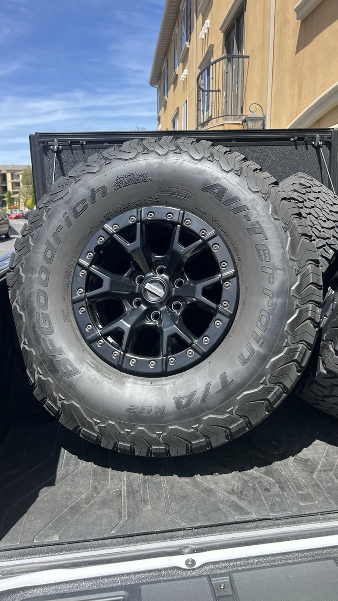 Raptor Wheels 37 inch Tire 17 inch wheel