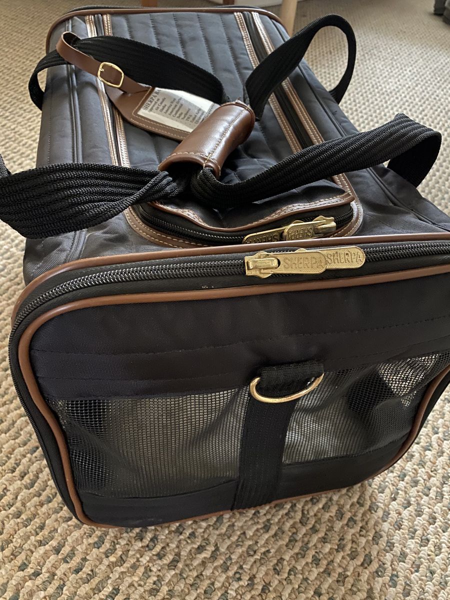 Steal-deal - Soft Sided Light Weight Pet Carrier