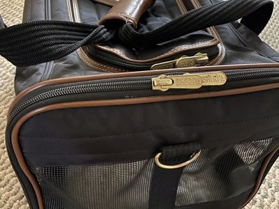 Steal-deal - Soft Sided Light Weight Pet Carrier