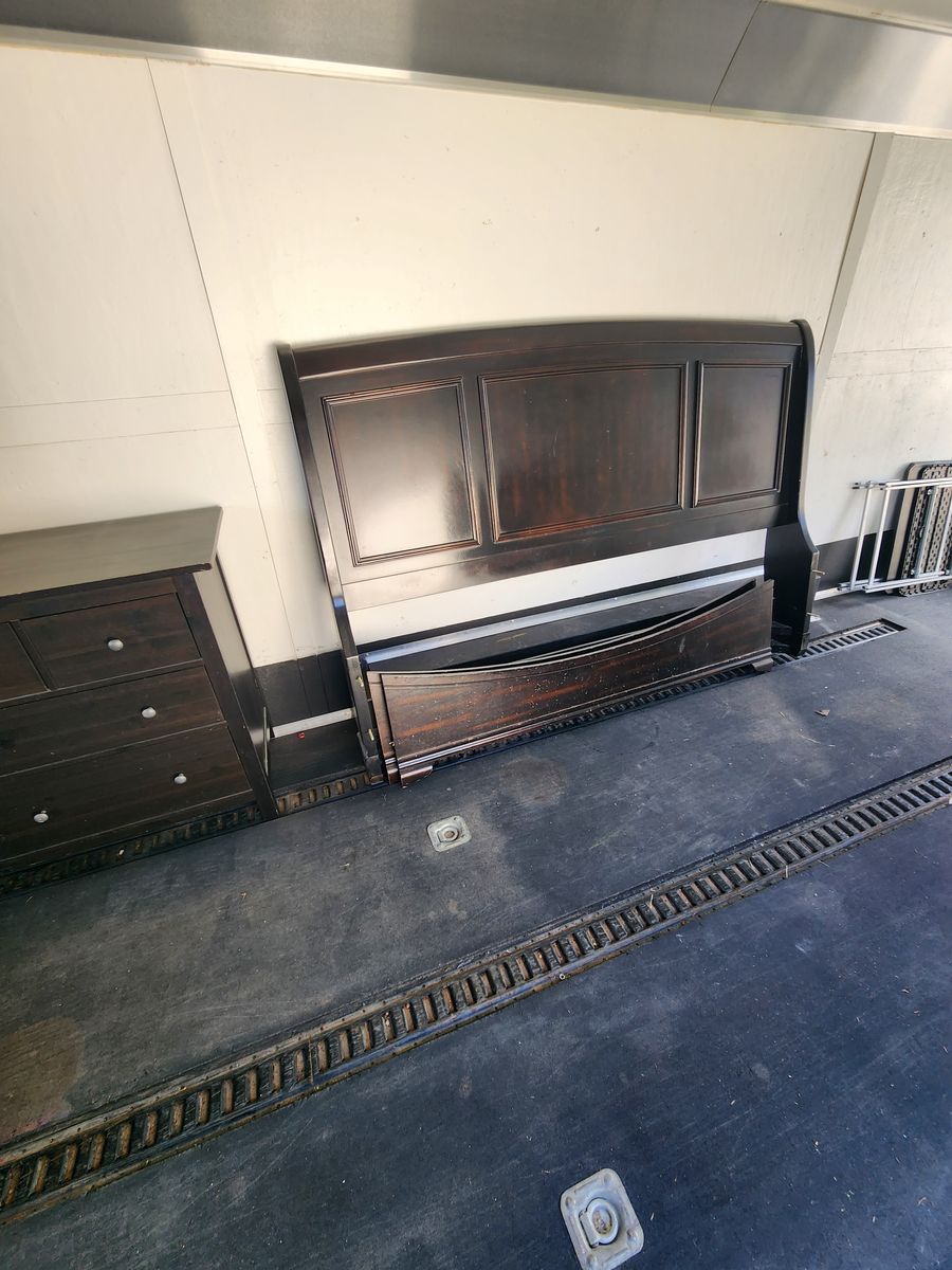 King Slay Headboard, Bed Frame and Matresses