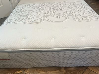 Sealy Posturepedic Marlow Heights Mattress - like new condition clean $90 full size