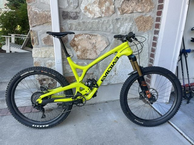 Evil Insurgent w/ carbon wheels (XL)