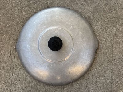 Vintage wagner ware magnalite 4570-P (Just Lid )for Chicken Frying Skillet Dbl Spout 12”