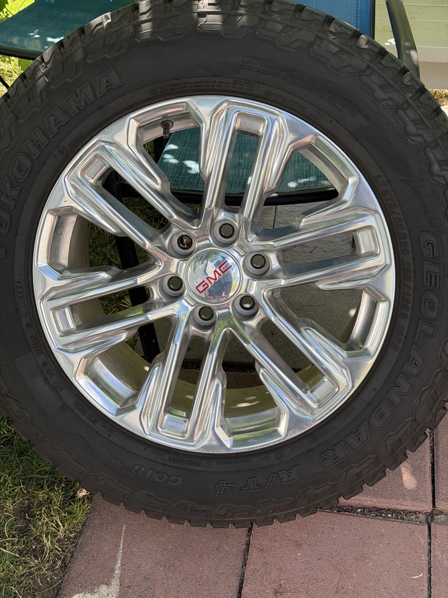 Like new 2024 GMC Yukon Denali wheels and tires