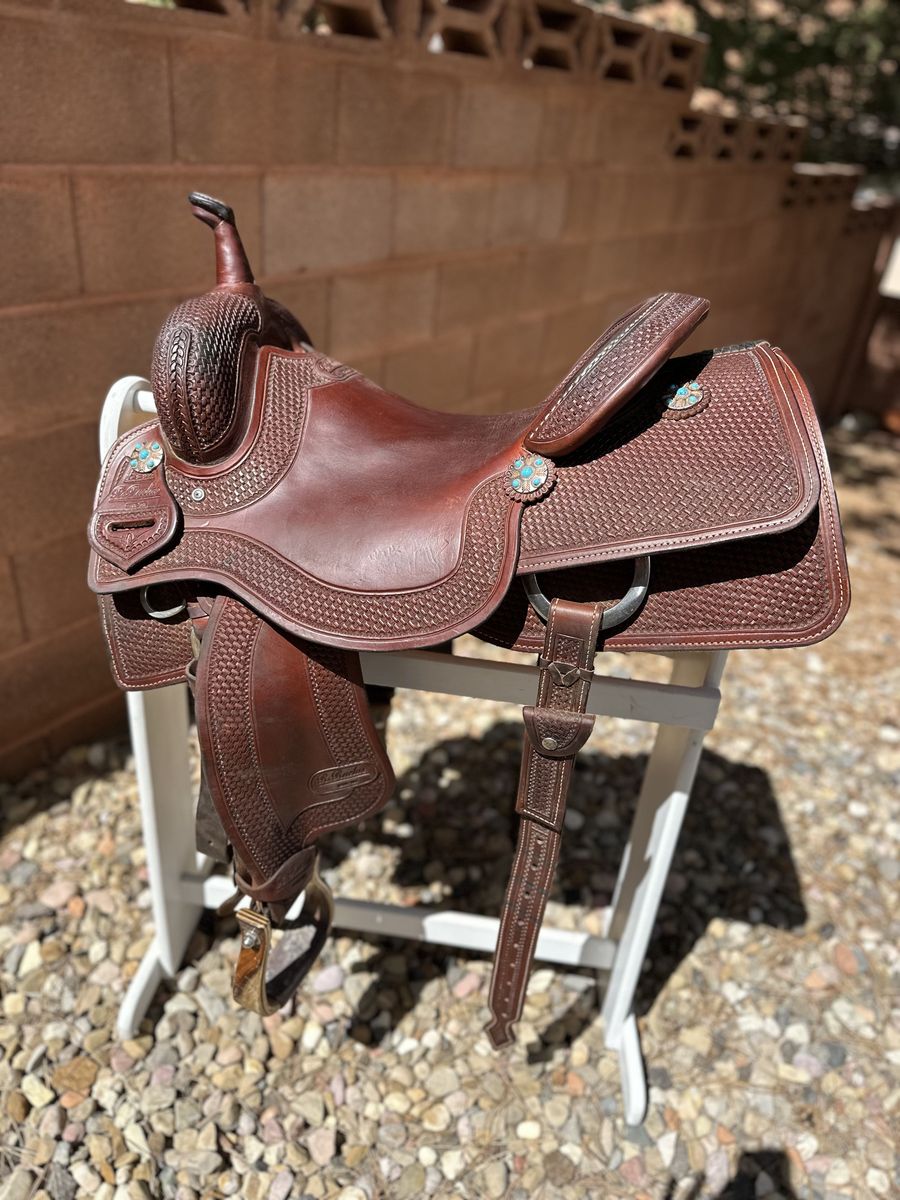 16 inch cutting/reining saddle