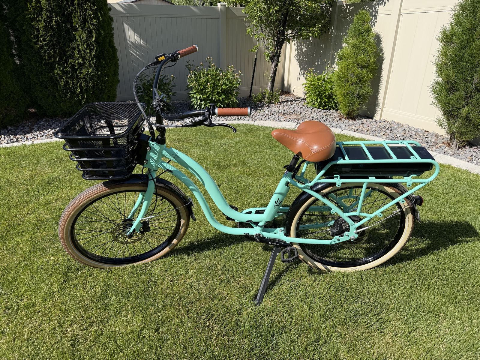 E-bike Model S custom paint Keyes Green