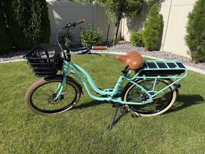 E-bike Model S custom paint Keyes Green