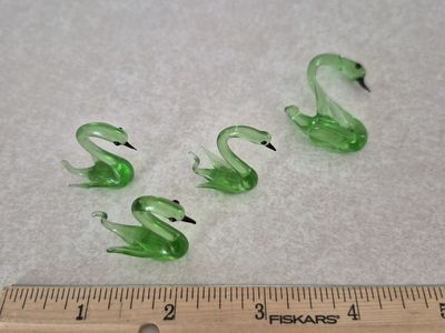 4 Vintage Murano style or Viking art Glass swan figurines
