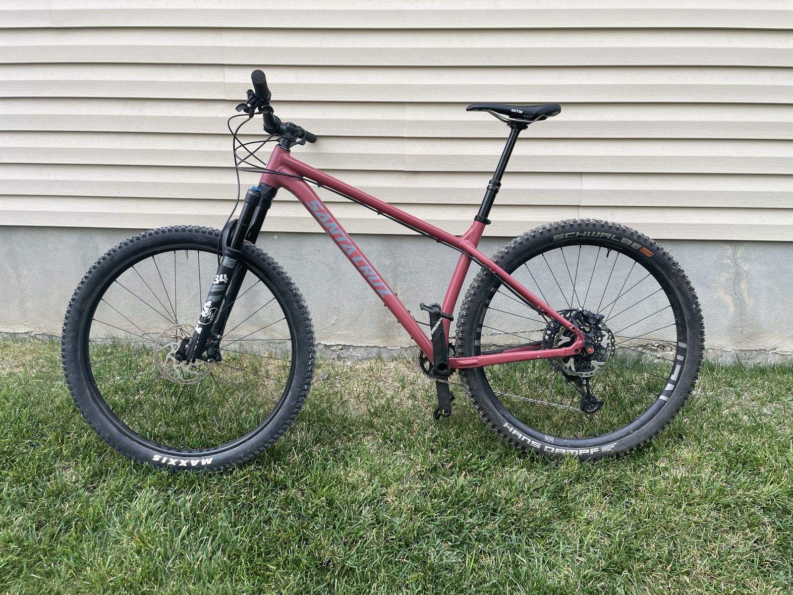 Santa Cruz Chameleon R Hardtail Mountain Bike