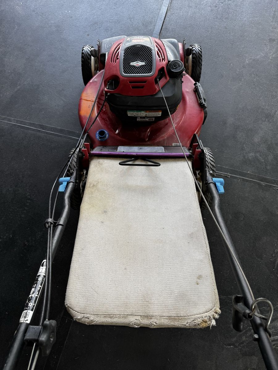 Toro Recycler 22" SmartStow Self-Propelled Gas Lawn Mower with Catcher Bag