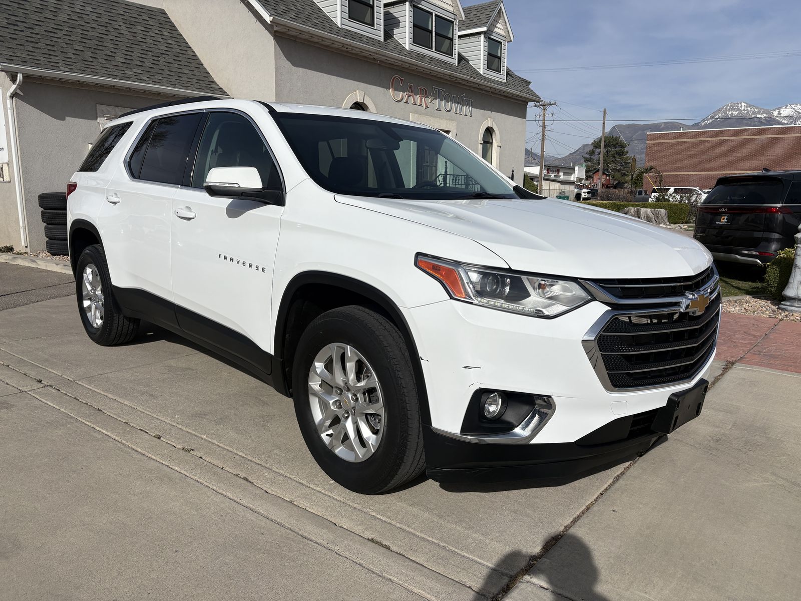 2021 Chevrolet Traverse LT Leather