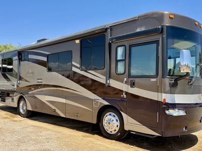 2008 Winnebago journey 2 slides 36ft $47k