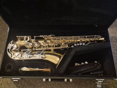 Yamaha Alto Sax Saxophone with Warranty