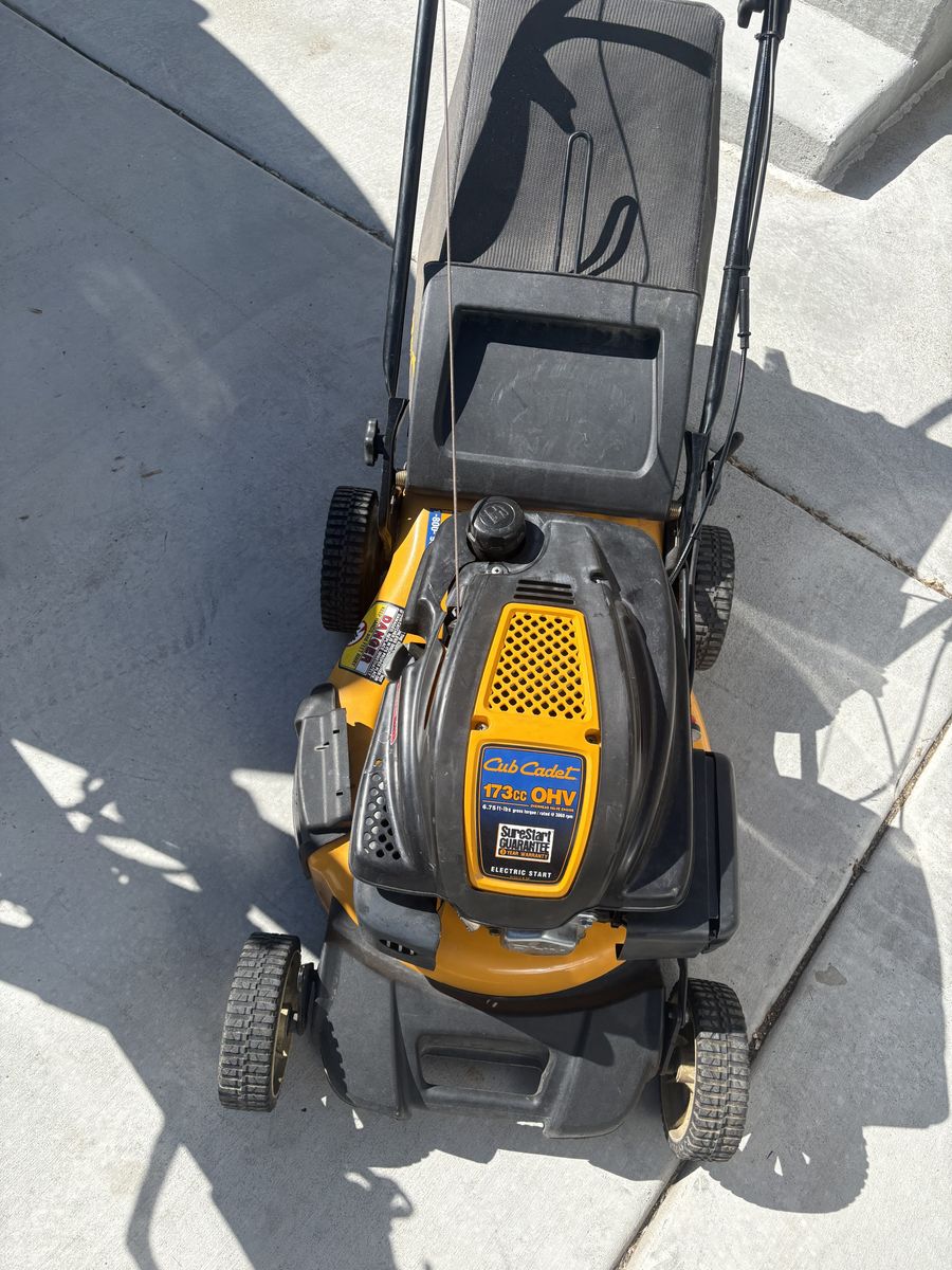 Cub Cadet self propelled mower ( 5.5hp motor