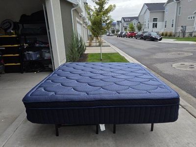 DreamCloud Luxe Hybrid — King, Nearly 70% off!
