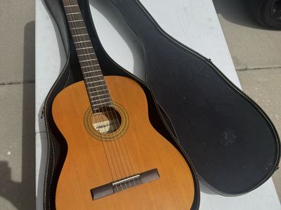 Franciscan CN-10 classical guitar