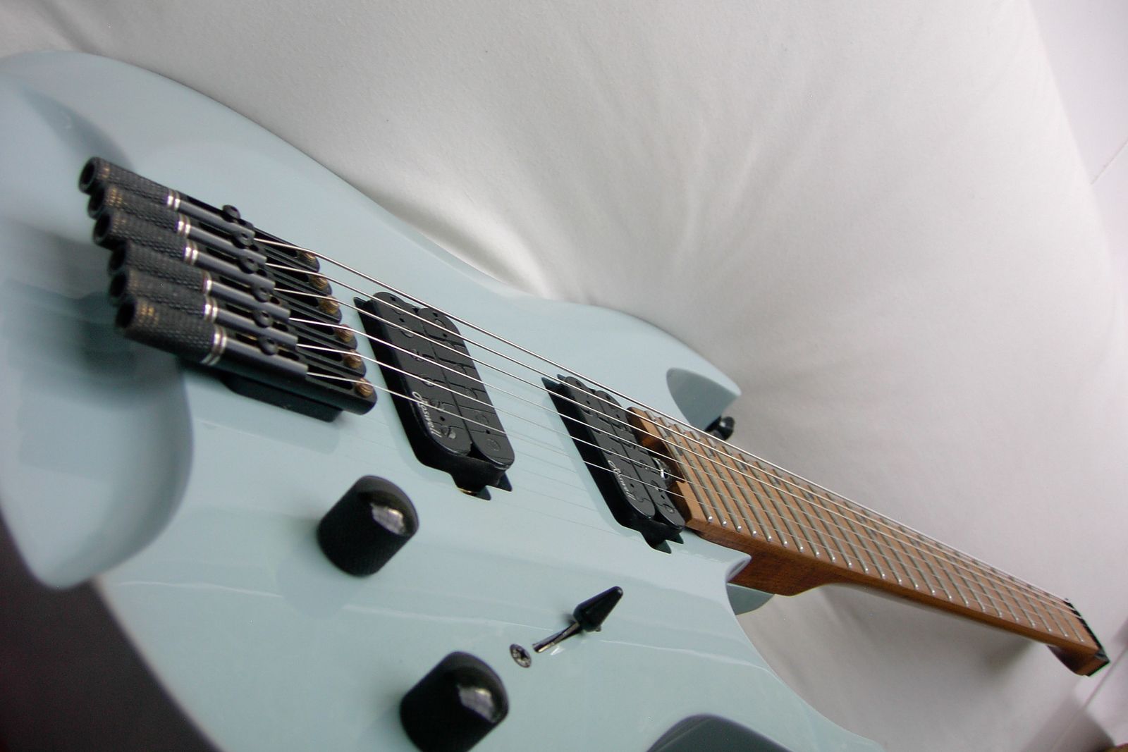 Dullahan 24 /Custom Headless Guitar / Stainless STEEL Frets