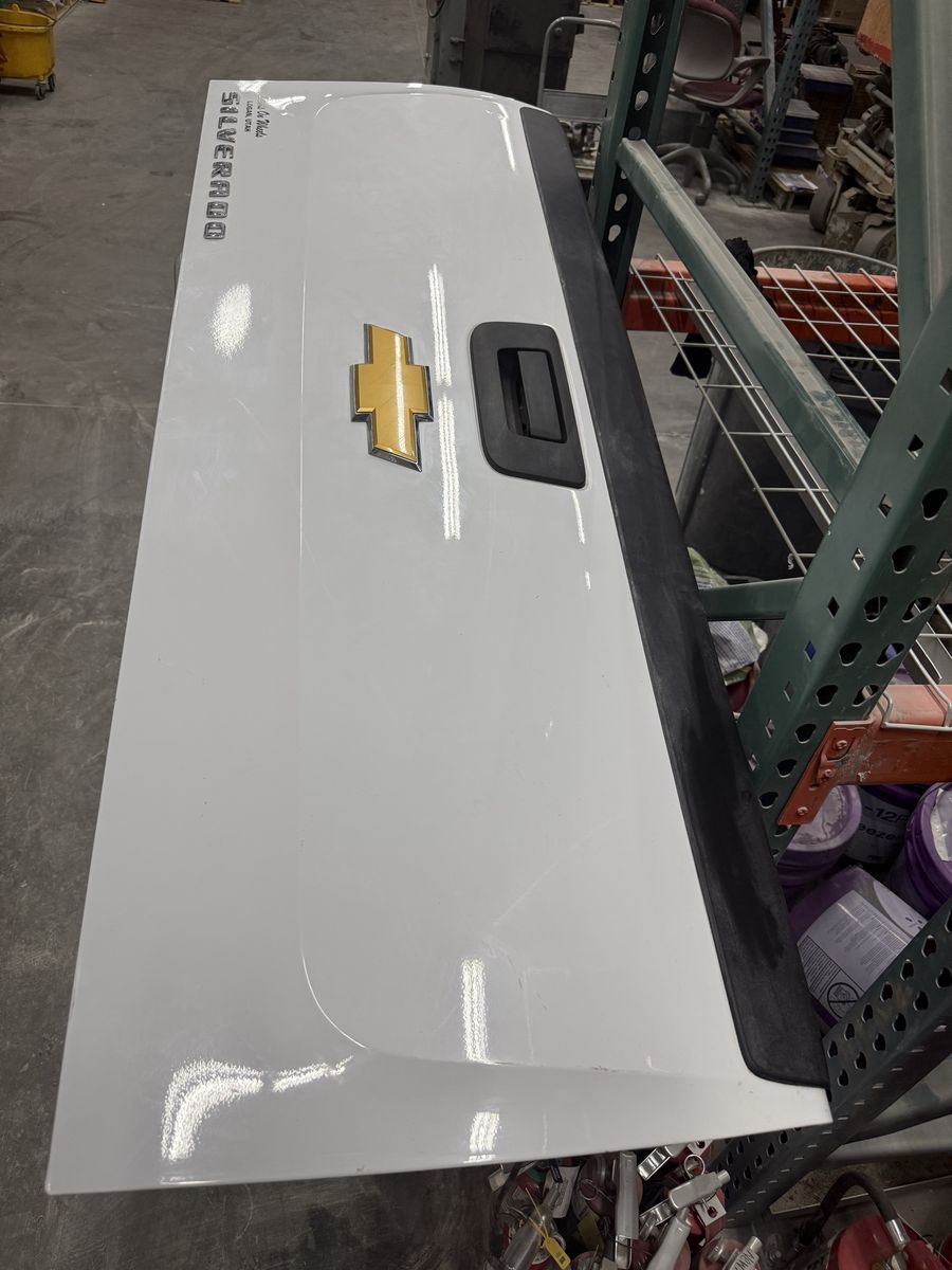 OEM 2007-2014 Chevrolet Silverado / GMC Sierra Tailgate (White) - Good Condition