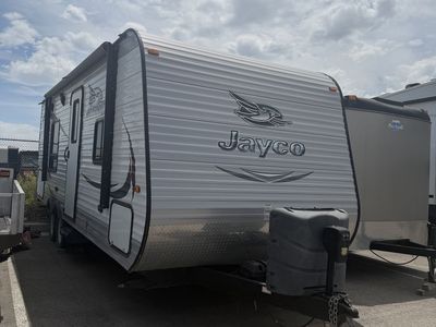 2015 Jayco trailer ready to hit the mountain