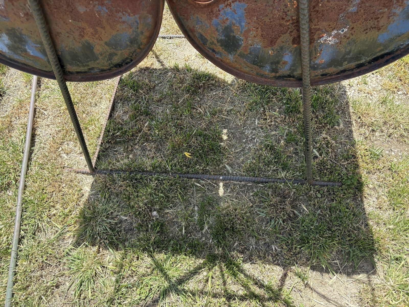 Horse feeder