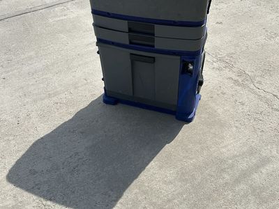 Rolling tool cart
