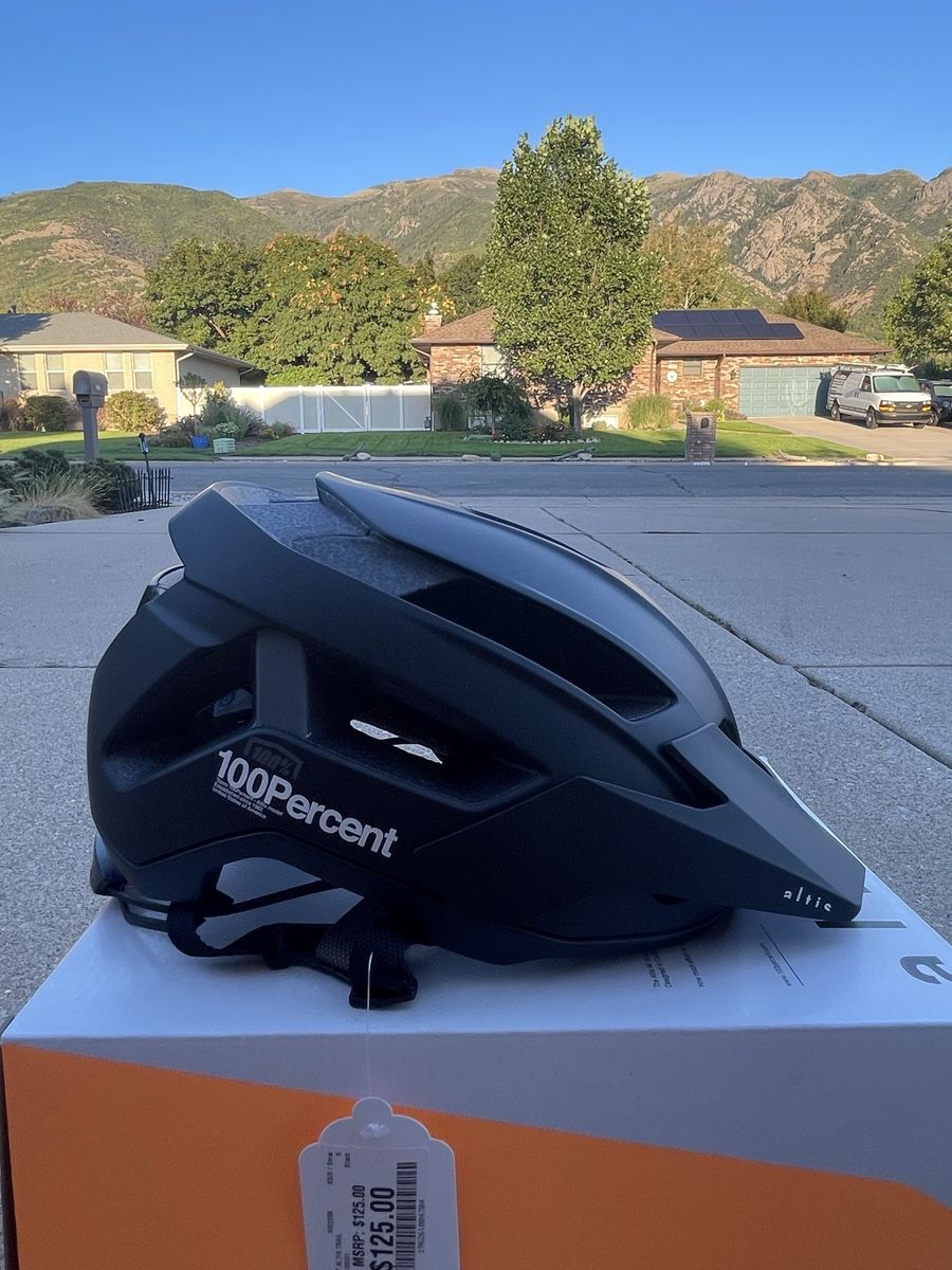 BRAND NEW 100% Altis Gravel MTB Bike Helmet Black