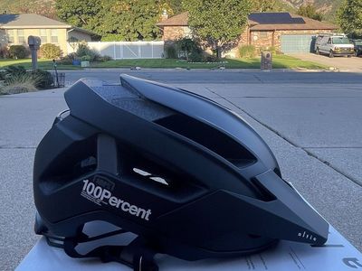 BRAND NEW 100% Altis Gravel MTB Bike Helmet Black