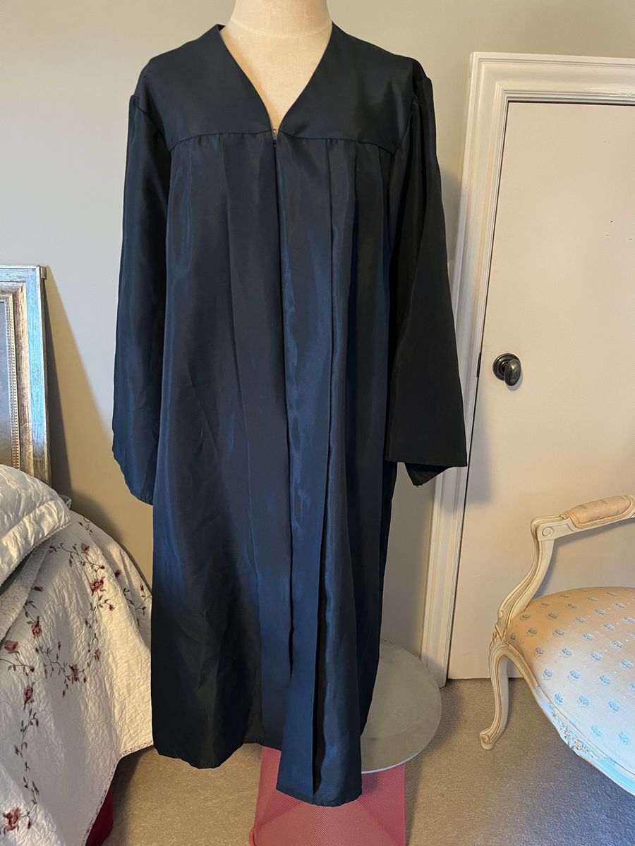Graduation gown. Basic black. Josten