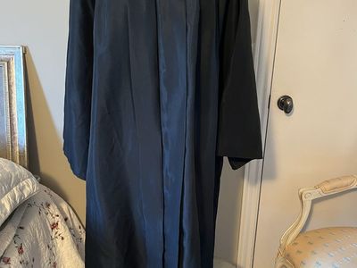 Graduation gown. Basic black. Josten