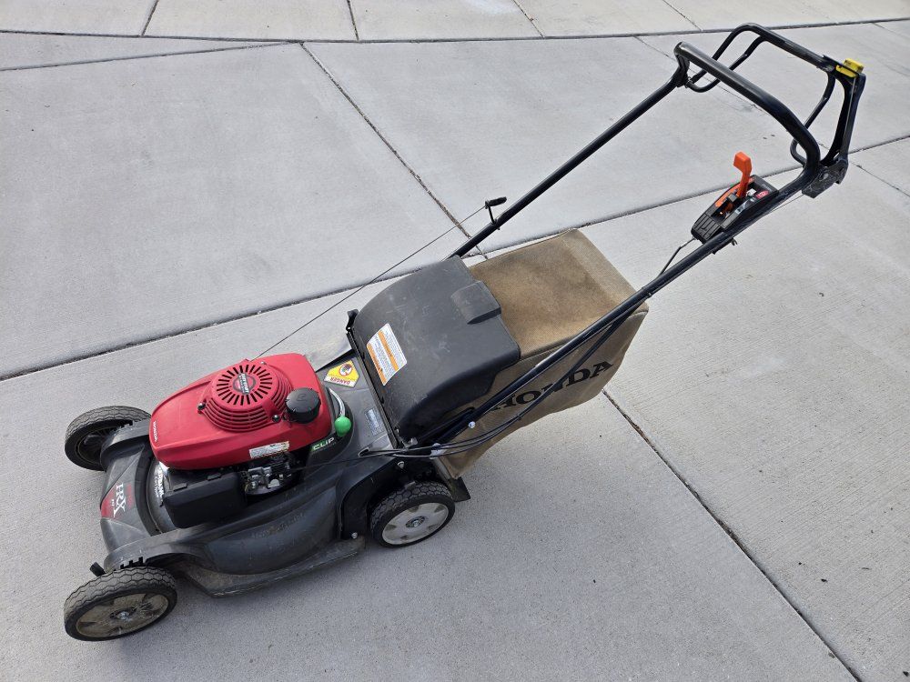 Honda HRX217 Premium Lawn Mower