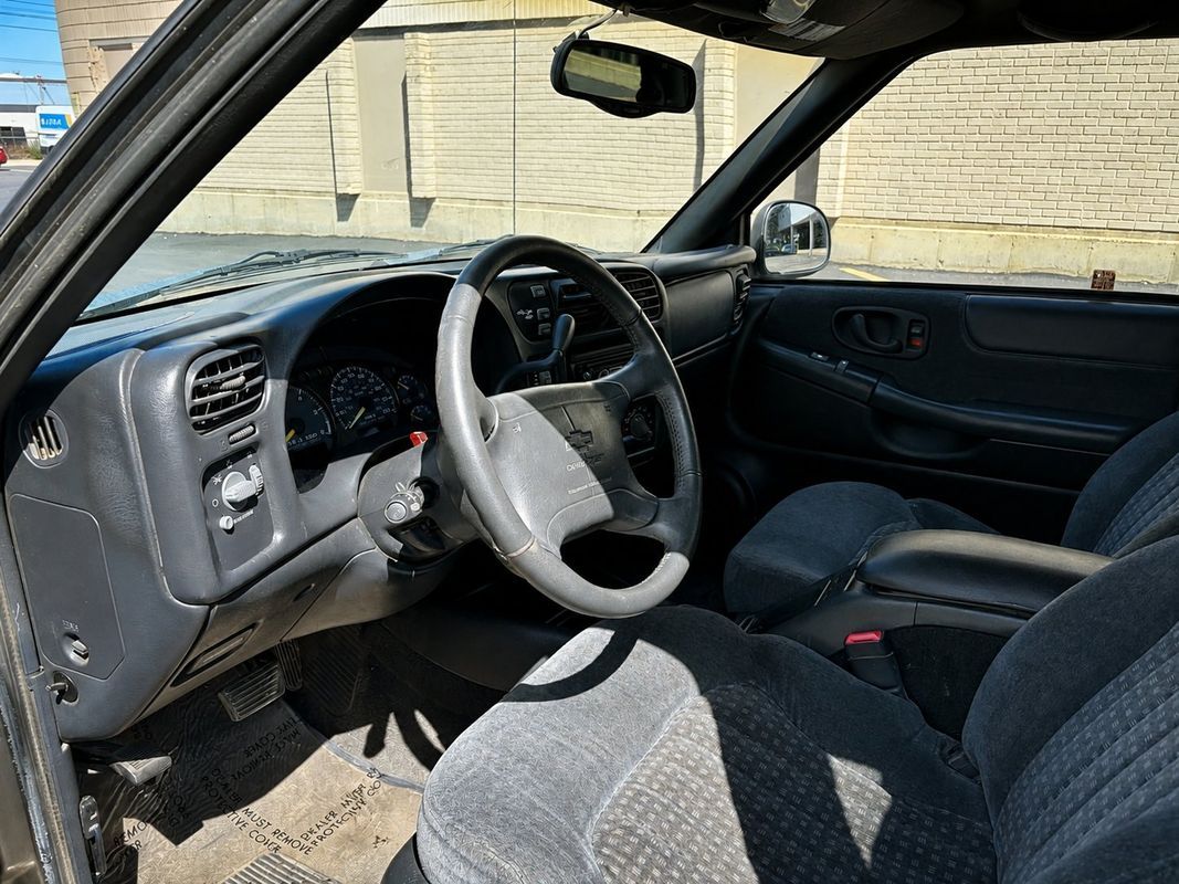 Main image 10