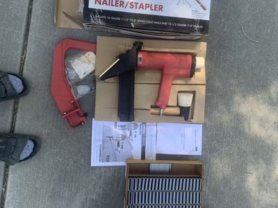 Norge 2-in-1 Flooring Nailer/Stapler - 16 Gauge Cleat Nails & 15.5 Gauge Staples