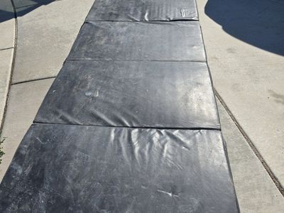 aprox* 10'x4' tumbling mat
