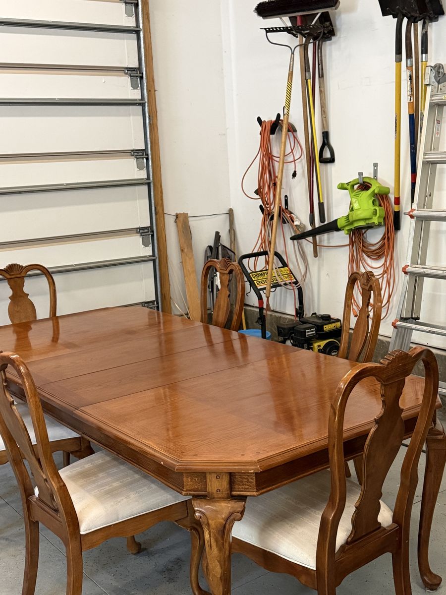 Dining set. Table. Chairs display hutch. Serving t