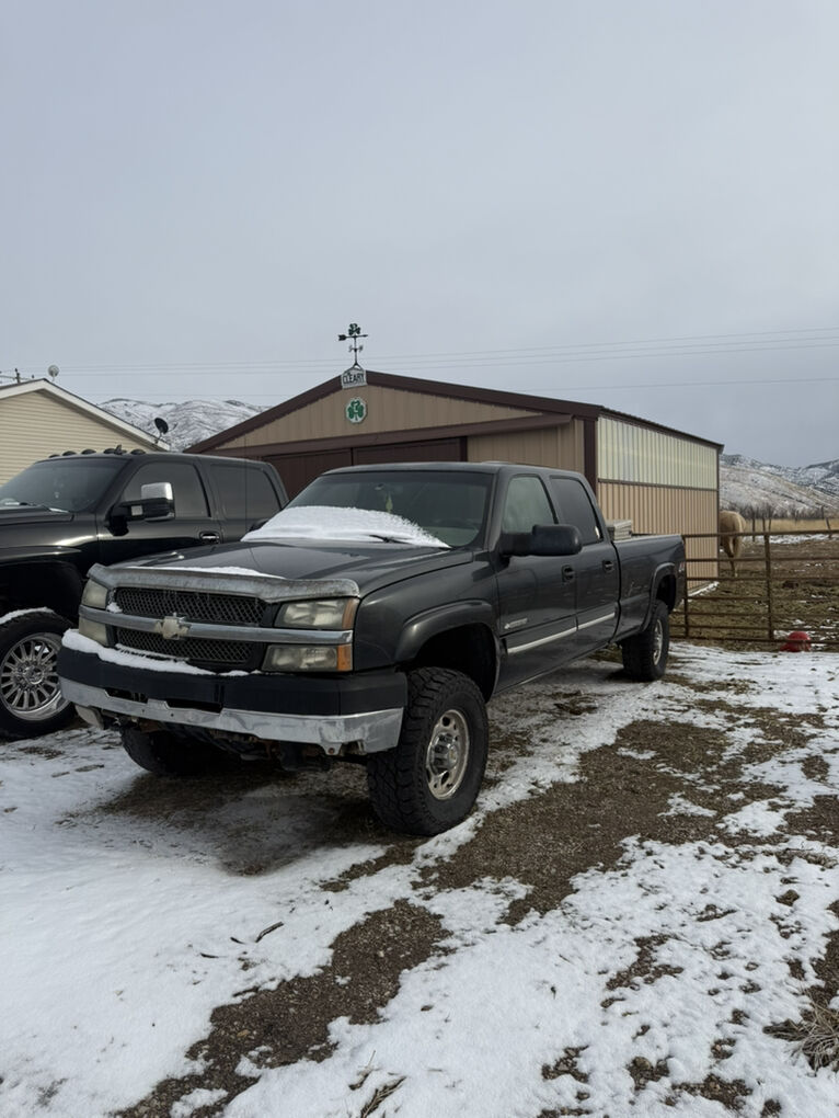 2004 CHEVROLET SILVERADO 2500HD LS