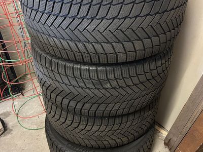 Michelin X-ICE SNOW SUV 20-inch Winter Tires w/ Porsche Rims