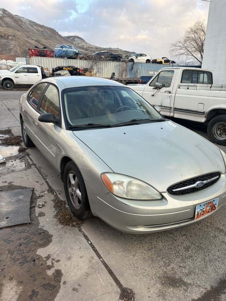 2003 FORD TAURUS SE