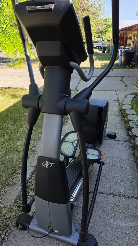 NordicTrack AudioStrider 990 Pro Elliptical Trainer - Excellent Condition