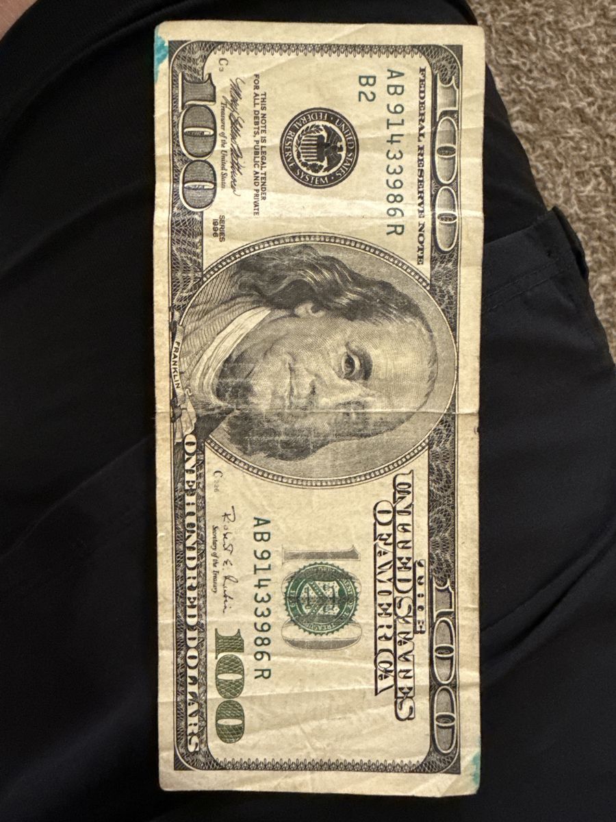 US Federal Reserve Note $100 Bill Series 1996 - Franklin Portrait