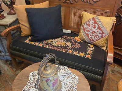 Stunning Vintage Antique Needlepoint Settee Love Seat, Eastlake Chairs Xlnt Condition