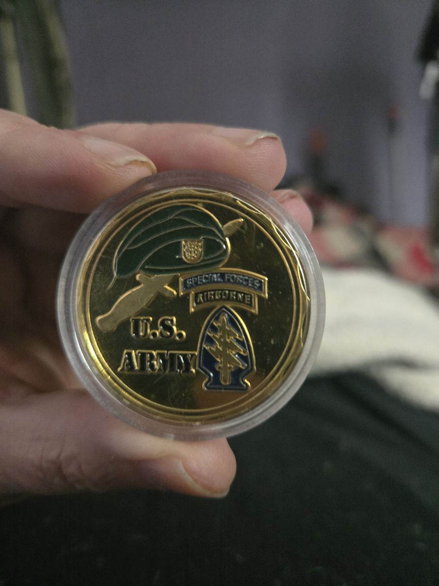 Gold challenge coin