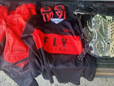 FLY F16 (Youth)