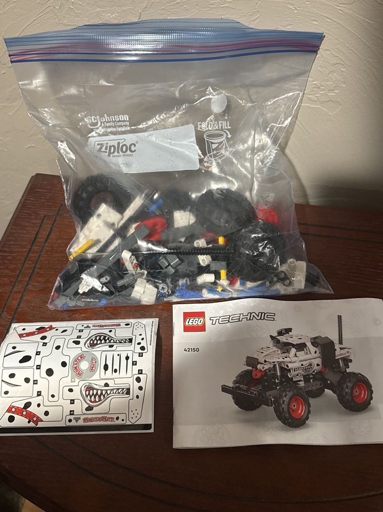 LEGO Technic Monster Jam Monster Mutt Dalmatian