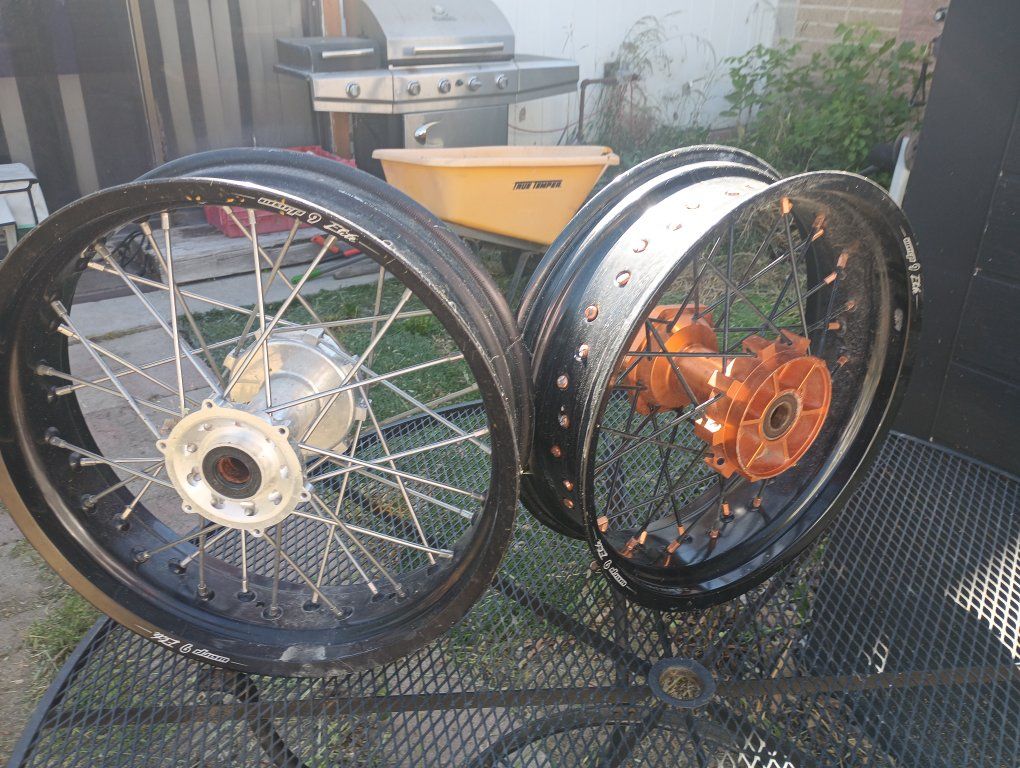 Main image 4